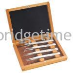 Tweezer Steel Set of 4 in a Wooden Box